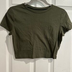 Cropped tee